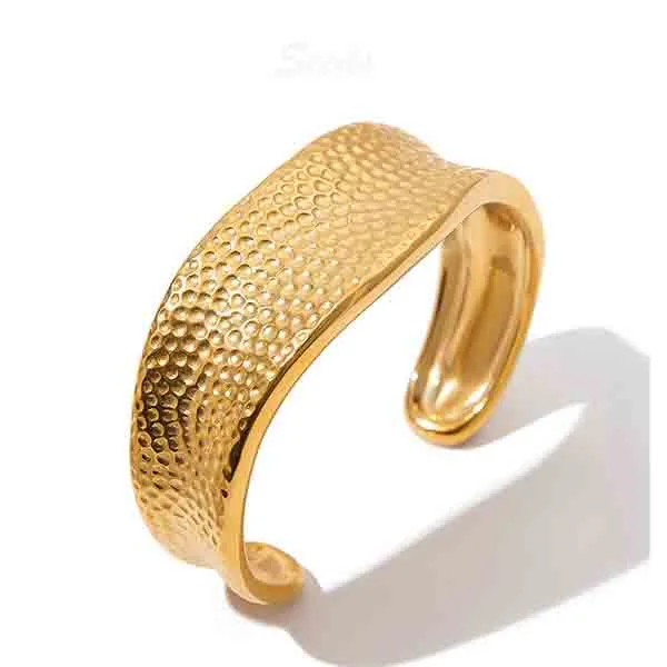 Brass hammerd bangle