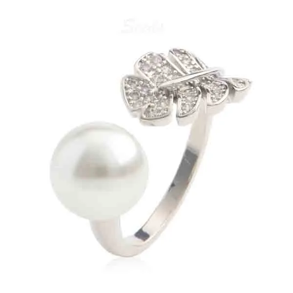 Pearl feather ring