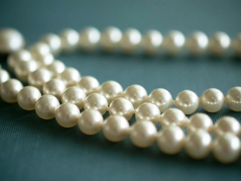 What Key Attributes Define High-Value Pearl Jewelry? 3 pearl necklace