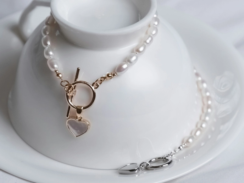 How to Source Premium Stainless Steel Chains for Business? 3 heart pendants pearl necklace