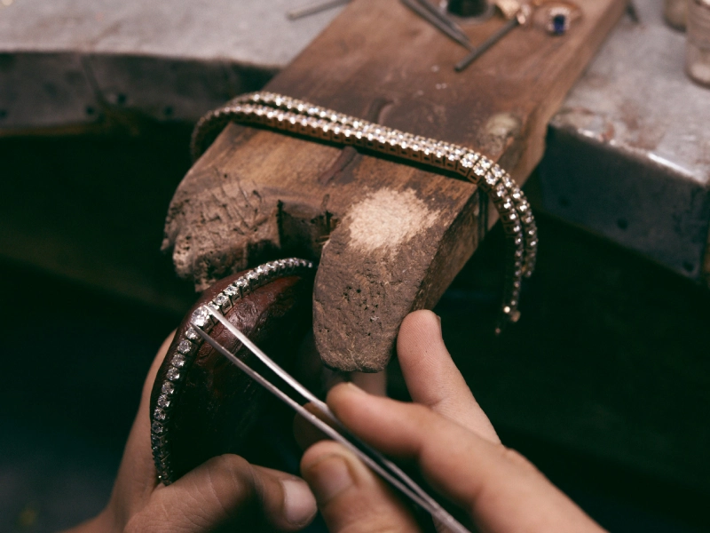 Jewelry Manufacturer Guide to Q2 Inventory and Bestseller Strategy 4 jewelry manufacturer